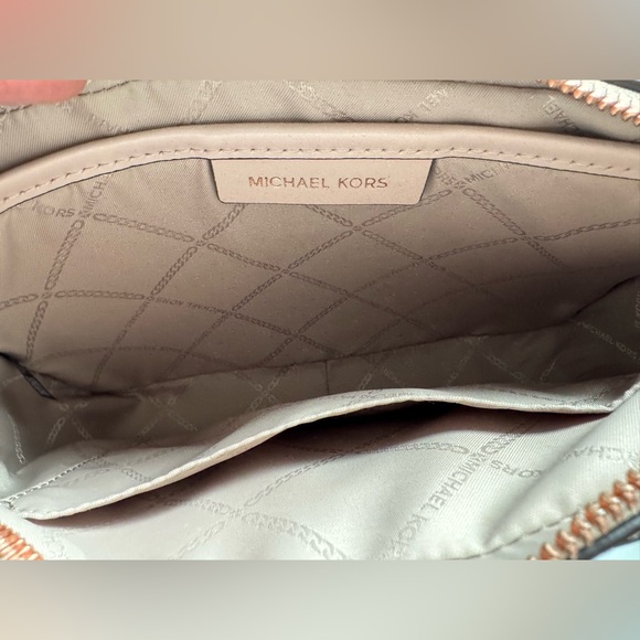 Michael Kors Jet Set Crossbody in Tri Color Pink - Picture 4 of 5